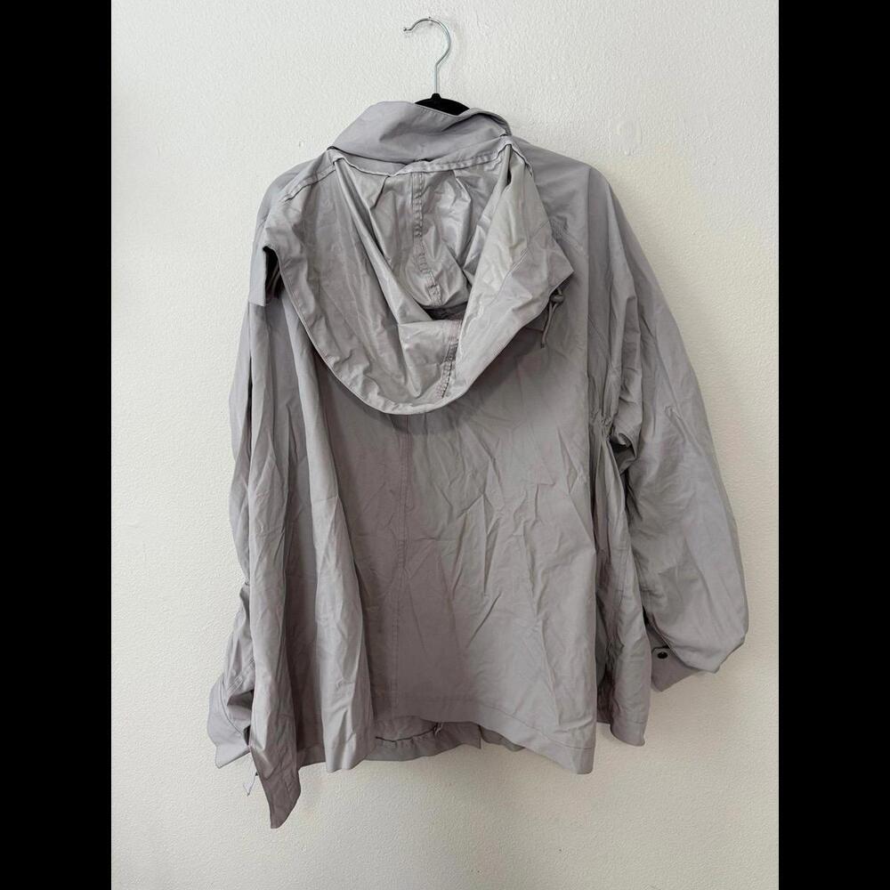 Fabletics Windbreaker Style Coat Size Large - image 2